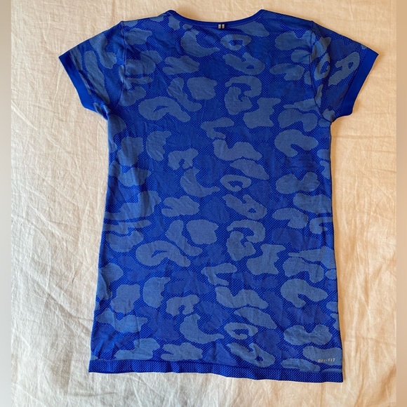 Nike Dri-Fit T-Shirt Small - Picture 2 of 3